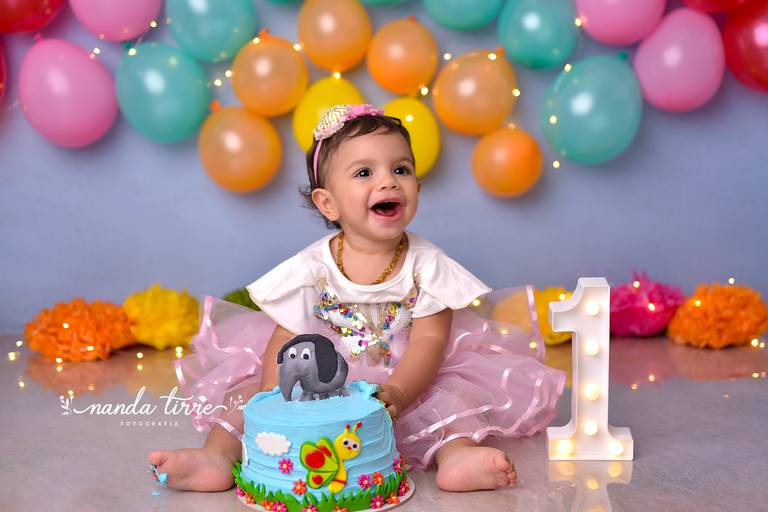 smash-the-cake-aniversario-bolo-bebê-criança-rio-de-janeiro-rj-nanda-tirre-fotografo-ensaio-foto-book-barra-da-tijuca-bebê-baby-filho-filha-estudio-fotografico-festa-1-aninho-ano-fotografia-fotografa-parabens-bolo-bagunça-acompanhamento-recreio-cenário