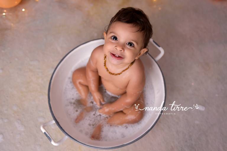 smash-the-cake-aniversario-bolo-bebê-criança-rio-de-janeiro-rj-nanda-tirre-fotografo-ensaio-foto-book-barra-da-tijuca-bebê-baby-filho-filha-estudio-fotografico-festa-1-aninho-ano-fotografia-fotografa-parabens-bolo-bagunça-acompanhamento-recreio-cenário