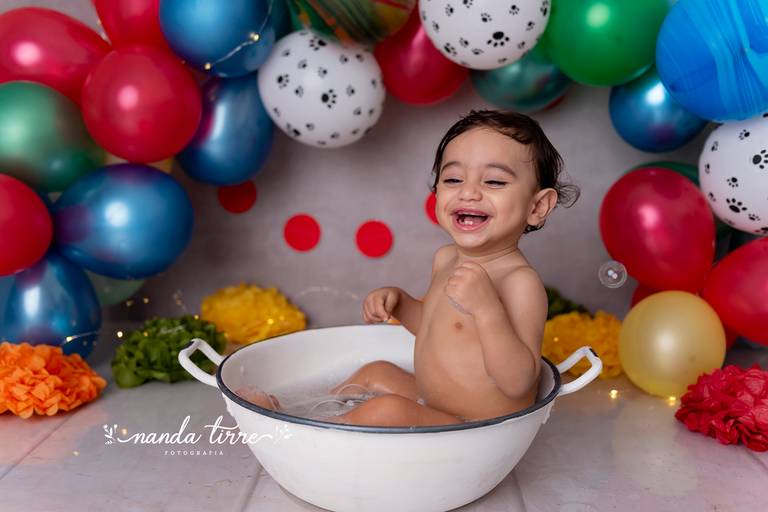 smash-the-cake-aniversario-bolo-bebê-criança-rio-de-janeiro-rj-nanda-tirre-fotografo-ensaio-foto-book-barra-da-tijuca-bebê-baby-filho-filha-estudio-fotografico-festa-1-aninho-ano-fotografia-fotografa-parabens-bolo-bagunça-acompanhamento-recreio-cenário