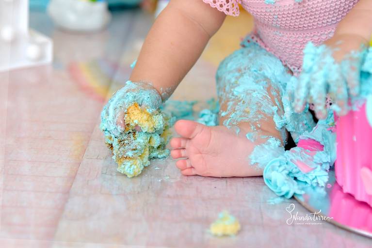 smash-the-cake-aniversario-bolo-bebes-crianças-zona-sul-rio-de-janeiro-rj-nanda-tirre-fotografo-ensaio-foto-book-jardim-botanico-barra-da-tijuca-bebê-baby-filho-filha-estudio-fotografico-festa-1-aninho-ano-fotografia-fotografa-maternidade-parabens-bolo