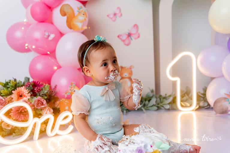 smash-the-cake-aniversario-bolo-bebes-crianças-teresopolis-rio-de-janeiro-rj-nanda-tirre-fotografo-ensaio-foto-book-acompanhamento-bebê-baby-filho-filha-estudio-fotografico-festa-1-aninho-ano-fotografia-fotografa-parabens-bolo-primeiro-pre-festa