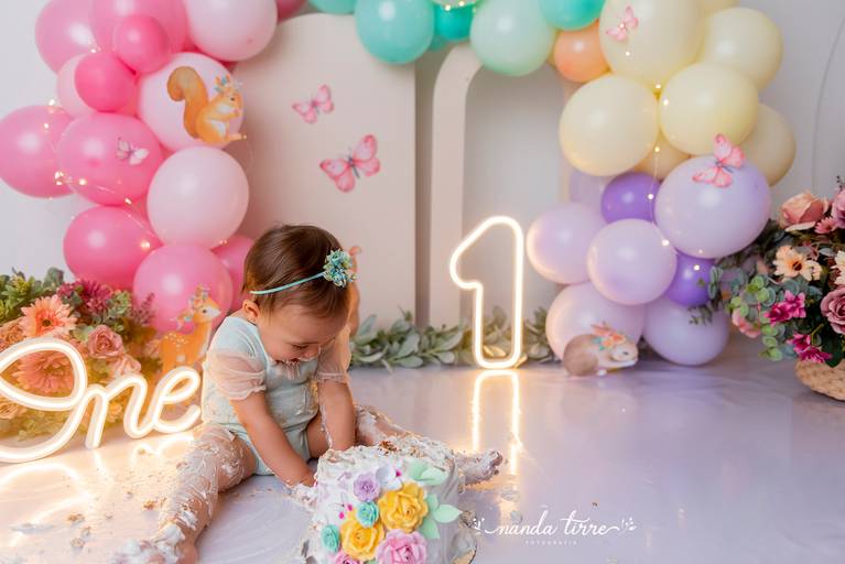 smash-the-cake-aniversario-bolo-bebes-crianças-teresopolis-rio-de-janeiro-rj-nanda-tirre-fotografo-ensaio-foto-book-acompanhamento-bebê-baby-filho-filha-estudio-fotografico-festa-1-aninho-ano-fotografia-fotografa-parabens-bolo-primeiro-pre-festa