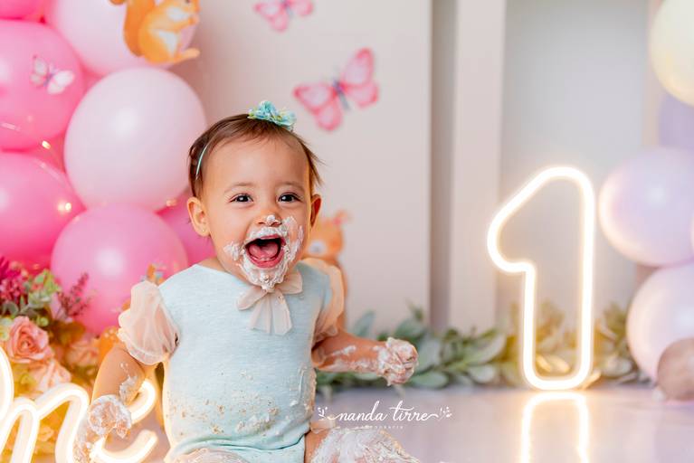 smash-the-cake-aniversario-bolo-bebes-crianças-teresopolis-rio-de-janeiro-rj-nanda-tirre-fotografo-ensaio-foto-book-acompanhamento-bebê-baby-filho-filha-estudio-fotografico-festa-1-aninho-ano-fotografia-fotografa-parabens-bolo-primeiro-pre-festa