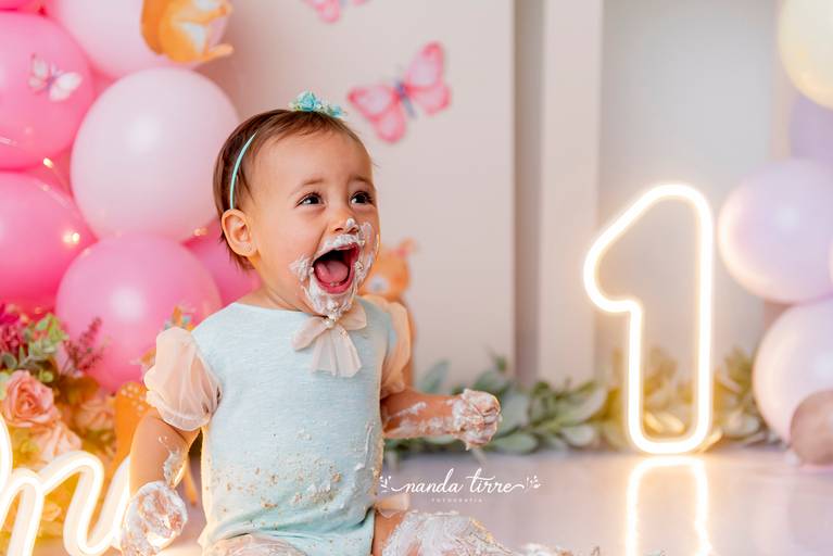 smash-the-cake-aniversario-bolo-bebes-crianças-teresopolis-rio-de-janeiro-rj-nanda-tirre-fotografo-ensaio-foto-book-acompanhamento-bebê-baby-filho-filha-estudio-fotografico-festa-1-aninho-ano-fotografia-fotografa-parabens-bolo-primeiro-pre-festa