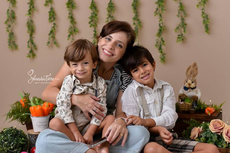 mini-sessao-tematica-ensaio-estudio-fotografico-rj-rio-de-janeiro-foto-book-infantil-bebes-fotografia-fotografo-fotografa-nanda-tirre-barra-da-tijuca-zona-sul-carnaval-pascoa-maes-festa-junina-natal-ano-novo-crianças-criancas-junino-pais-recreio