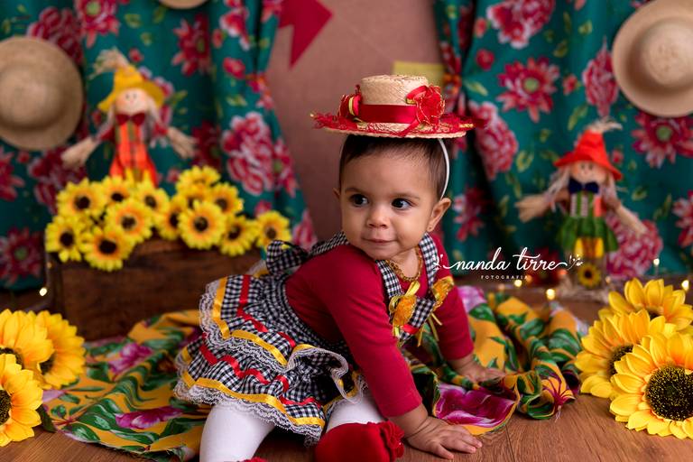 mini-sessao-tematica-ensaio-estudio-fotografico-rj-rio-de-janeiro-foto-book-infantil-bebes-fotografia-fotografo-fotografa-nanda-tirre-barra-da-tijuca-zona-sul-carnaval-pascoa-maes-festa-junina-natal-ano-novo-crianças-criancas-junino-pais-recreio