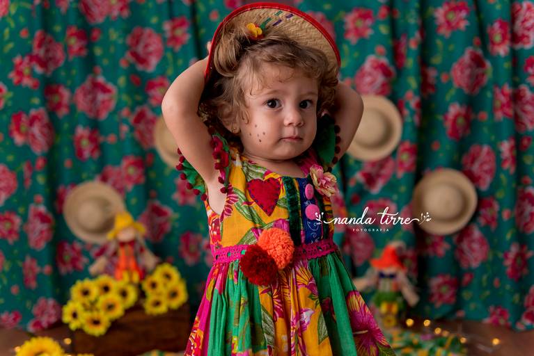 mini-sessao-tematica-ensaio-estudio-fotografico-rj-rio-de-janeiro-foto-book-infantil-bebes-fotografia-fotografo-fotografa-nanda-tirre-barra-da-tijuca-zona-sul-carnaval-pascoa-maes-festa-junina-natal-ano-novo-crianças-criancas-junino-pais-recreio