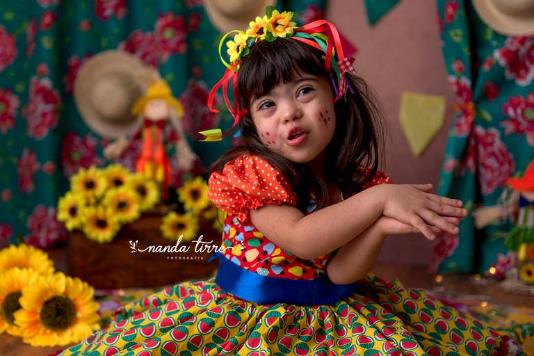 mini-sessao-tematica-ensaio-estudio-fotografico-rj-rio-de-janeiro-foto-book-infantil-bebes-fotografia-fotografo-fotografa-nanda-tirre-barra-da-tijuca-zona-sul-carnaval-pascoa-maes-festa-junina-natal-ano-novo-crianças-criancas-junino-pais-recreio