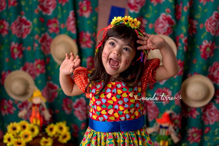 mini-sessao-tematica-ensaio-estudio-fotografico-rj-rio-de-janeiro-foto-book-infantil-bebes-fotografia-fotografo-fotografa-nanda-tirre-barra-da-tijuca-zona-sul-carnaval-pascoa-maes-festa-junina-natal-ano-novo-crianças-criancas-junino-pais-recreio