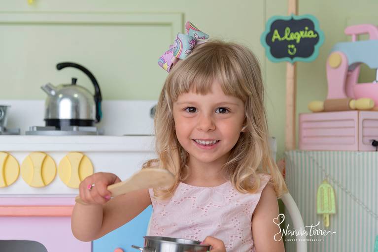 mini-sessao-tematica-ensaio-estudio-fotografico-rj-rio-de-janeiro-foto-book-infantil-bebes-fotografia-fotografo-fotografa-nanda-tirre-barra-da-tijuca-zona-sul-carnaval-pascoa-maes-festa-junina-natal-ano-novo-crianças-criancas-junino-pais-recreio