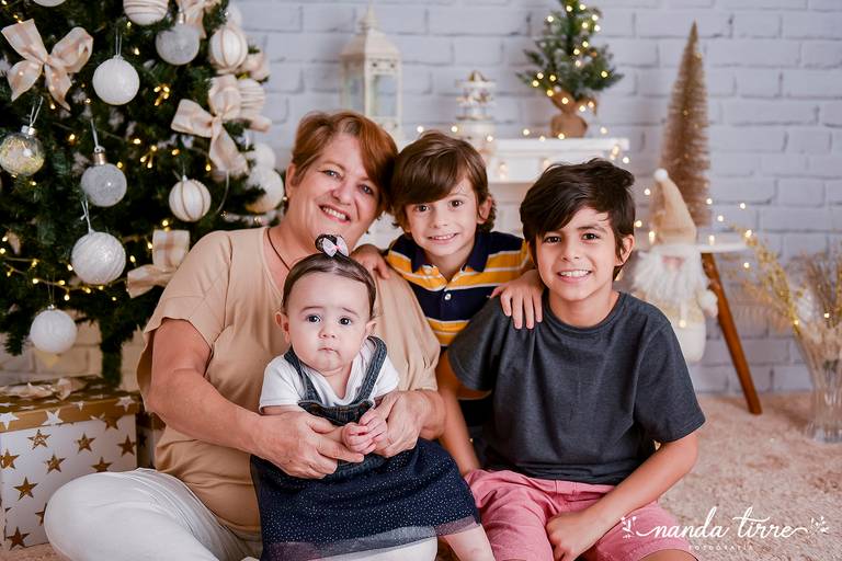 mini-sessao-tematica-ensaio-estudio-fotografico-rj-rio-de-janeiro-foto-book-infantil-bebes-fotografia-fotografo-fotografa-nanda-tirre-barra-da-tijuca-carnaval-pascoa-mães-festa-junina-natal-ano-novo-crianças-criancas-junino-pais-teresópolis-especial-mãe