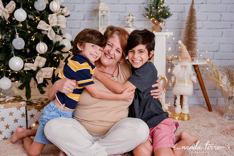 mini-sessao-tematica-ensaio-estudio-fotografico-rj-rio-de-janeiro-foto-book-infantil-bebes-fotografia-fotografo-fotografa-nanda-tirre-barra-da-tijuca-carnaval-pascoa-mães-festa-junina-natal-ano-novo-crianças-criancas-junino-pais-teresópolis-especial-mãe