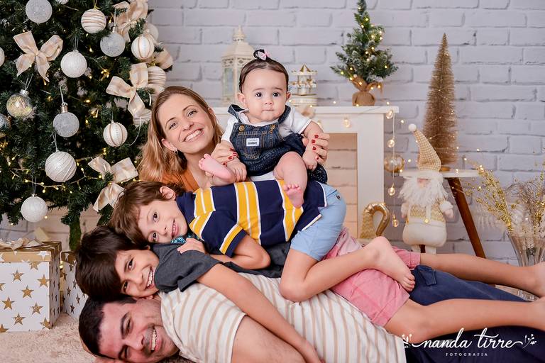 mini-sessao-tematica-ensaio-estudio-fotografico-rj-rio-de-janeiro-foto-book-infantil-bebes-fotografia-fotografo-fotografa-nanda-tirre-barra-da-tijuca-carnaval-pascoa-mães-festa-junina-natal-ano-novo-crianças-criancas-junino-pais-teresópolis-especial-mãe