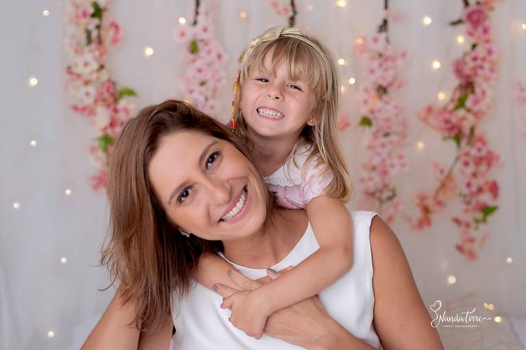 mini-sessao-tematica-ensaio-estudio-fotografico-rj-rio-de-janeiro-foto-book-infantil-bebes-fotografia-fotografo-fotografa-nanda-tirre-barra-da-tijuca-zona-sul-carnaval-pascoa-maes-festa-junina-natal-ano-novo-crianças-criancas-junino-pais-recreio