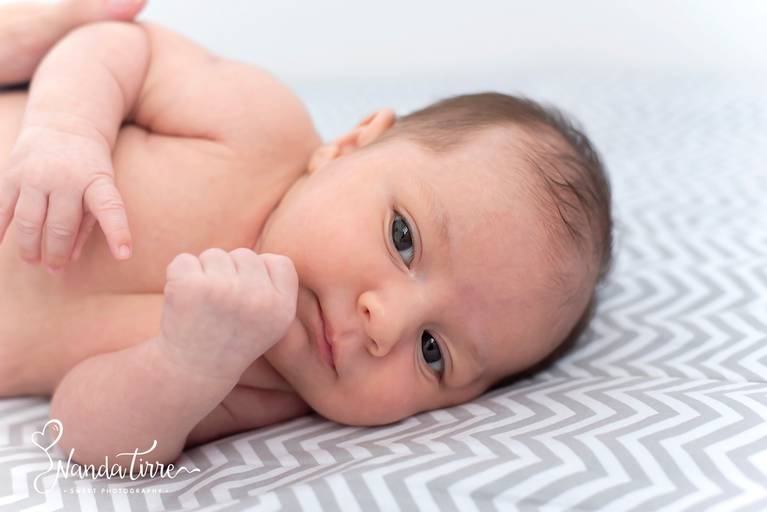 ensaio-fotografico-bebê-lifestyle-criança-rio-de-janeiro-rj-fotografia-fotografo-nanda-tirre-recem-nascido-amamentacao-pai-mae-maternidade-gravida-gestante-filho-filha-barra-da-tijuca-zona-sul-familia-recreio-peninsula-perinatal-parto-nascimento-mês-baby