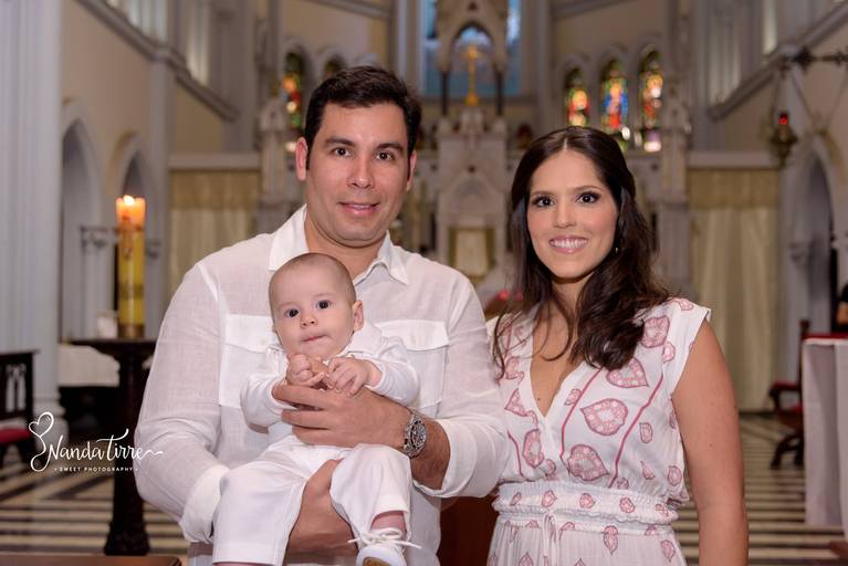 batizado-igreja-católica-rj-rio de janeiro-teresópolis-fotos-foto-fotografia-fotógrafo-batismo-missa-padre-book-matriz-catolicismo-fotógrafa-bebê-criança-mãe-maternidade-padrinho-madrinha