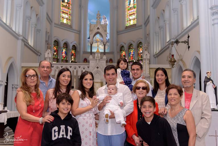 batizado-igreja-católica-rj-rio de janeiro-teresópolis-fotos-foto-fotografia-fotógrafo-batismo-missa-padre-book-matriz-catolicismo-fotógrafa-bebê-criança-mãe-maternidade-padrinho-madrinha