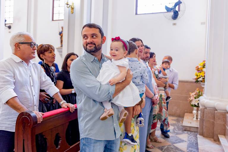 batizado-igreja-católica-rj-rio de janeiro-teresópolis-fotos-foto-fotografia-fotógrafo-batismo-missa-padre-book-matriz-catolicismo-fotógrafa-bebê-criança-mãe-maternidade-padrinho-madrinha