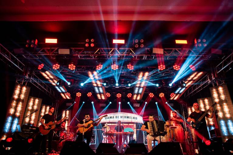 fotografo de shows espetaculos eventos cantor daniel em show corporativo na cidade de jau