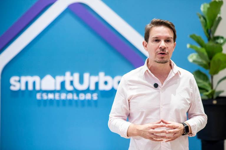 Fotógrafo profissional para eventos empresariais, congressos e convenções. Fotografia corporativa, retrato profissional, perfil para LinkedIn e branding pessoal.