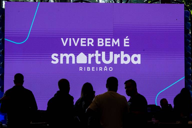 Fotografia corporativa com foco em eventos empresariais e fotos de perfil profissional. Fotógrafo profissional para empresas, marketing digital, imagem corporativa e posicionamento de marca.