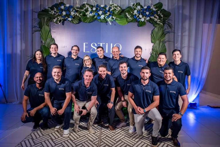 Fotografia profissional de eventos empresariais, convenções e palestras. Retratos corporativos e fotos de perfil profissional para LinkedIn, site institucional e branding pessoal.