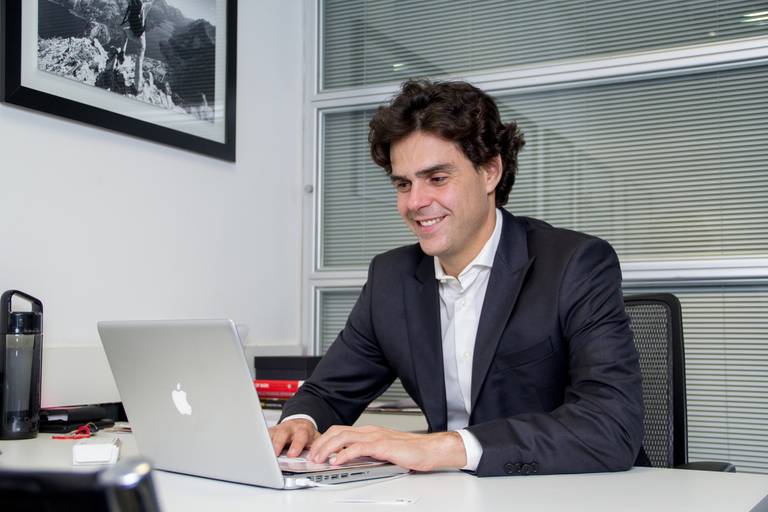 Fotografia profissional para eventos corporativos e fotos de perfil profissional. Fotógrafo corporativo especializado em eventos empresariais, retratos corporativos, LinkedIn, branding pessoal, imagem corporativa e marketing empresarial