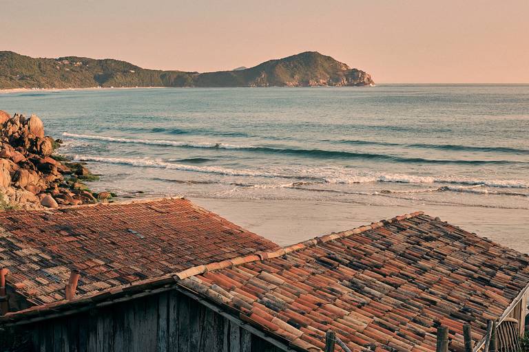 casa de pescador na praia do rosa