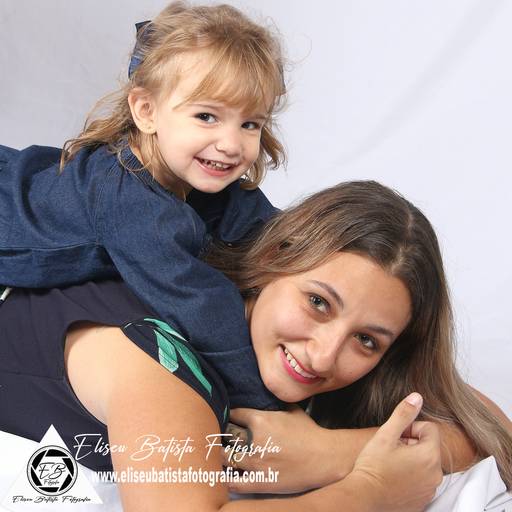 Filha e mamãe - foto dias das mães - Eliseu Batista Fotografia