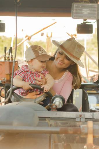 ensaio mae e filho 
ensaio mae e filha
ensaio familia
caiaponia 
fotografo em caiaponia
ensaio na fazenda
fotografo goiania
ensaio com cavalos