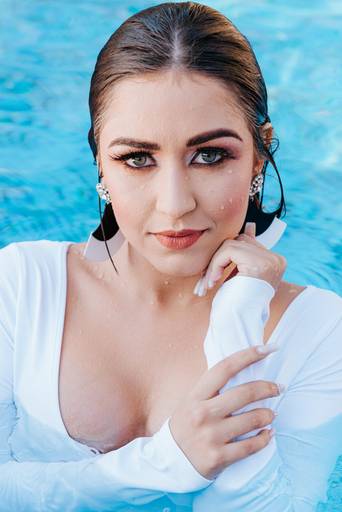 Fotografia de produto, fotografia de beleza, beleza, make up, makeup artist, maquiagem, beauty, fotografia, retratos, modelo fotografico, fotografia de modelo, fotografia de beleza, fotografia na piscina, inspirações de make