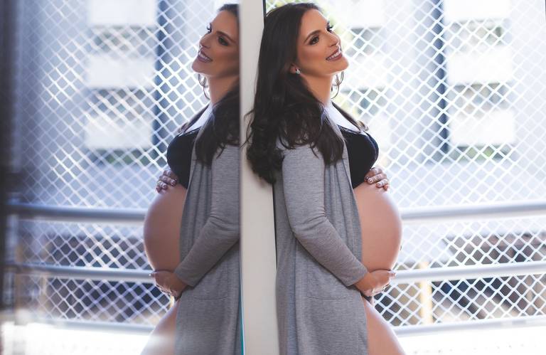 Ensaio gestante em casa