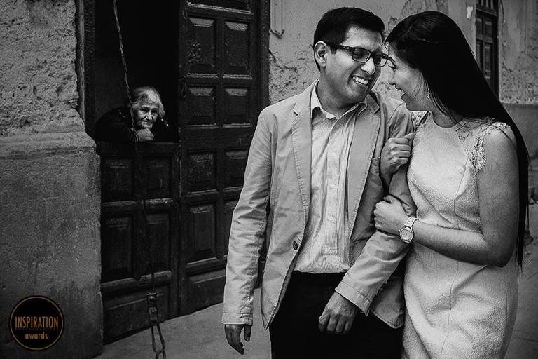 Awarded by Inspiration Awards - 13th Edition. This picture is from an engagement session, 1 click only. Moments like this
https://www.facebook.com/inspirationphotographers/photos/a.750444578457858.1073741862.209611832541138/750446748457641/?type=3&theater