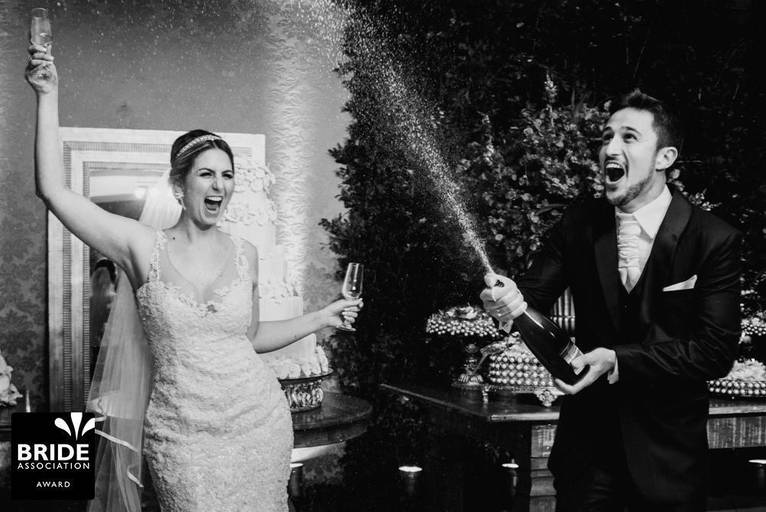 Awarded by Bride Association 3º round. Open the champagne is a tradition for Brazilian weddings. Here is Juiz de Fora (MG).
https://www.facebook.com/brideassociation/photos/a.681593908655613.1073741841.266983200116688/681597538655250/?type=3&theater