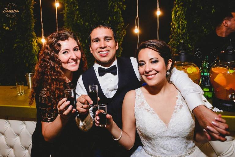 Coffee Tequila brought from Mexico to Cindy & Cesar's wedding. 23hrs photographing non stop this wedding. There are stories so worth to not sleep for. These are the moments when you know you love what you do. In my case being a Wedding Photographer