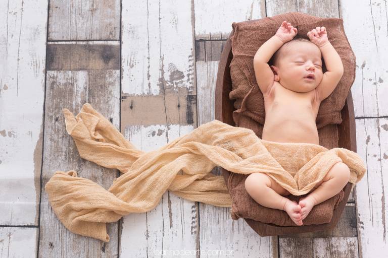 Fotografia de Recém-Nascidos (newborn) - Banho de Arte