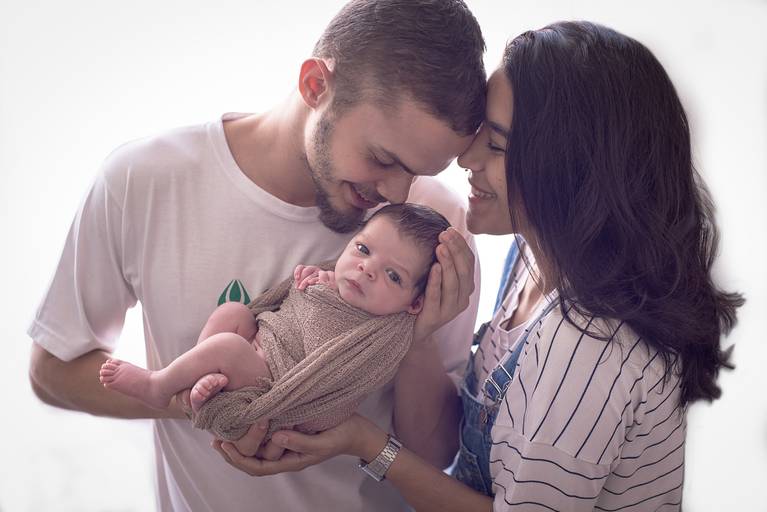 bebê Newborn com os pais