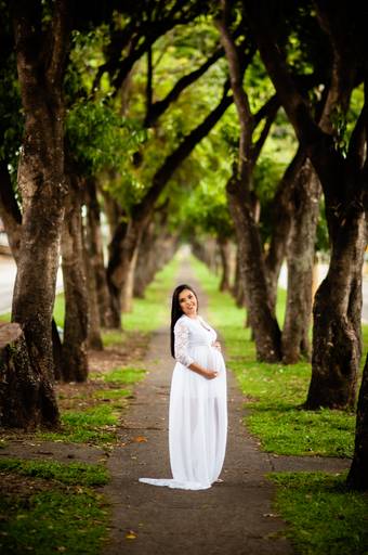 gestante  - gestante  no gama  - fotografo no gama - gestante em bsb  - ensaio fotógrafo  de gestante -  book de gestante  - ensaio  de gestante  - fotografo em Brasília  - nas arvores com vestido branco 