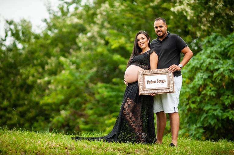 gestante  - gestante  no gama  - fotografo no gama - gestante em bsb  - ensaio fotógrafo  de gestante -  book de gestante  - ensaio  de gestante  - fotografo em Brasília  -  vestido preto com placa 