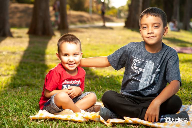  fotografia na peninsula - casal  - brasilia - ensaio fotografico - familia - fotografo fabio carvalho - irmão  e amigos- peninsula dos ministros 