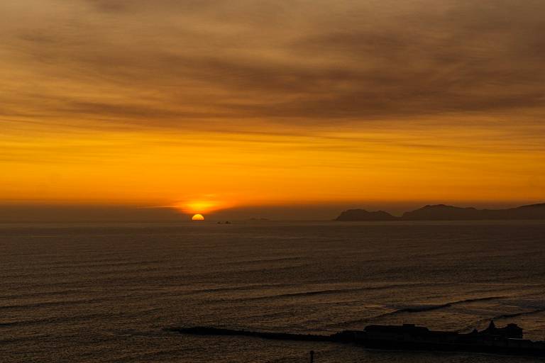 Miraflores Lima Peru landscape Oceano Pacifico sunset golden hour smartphone Bravo Fotografia 2022
