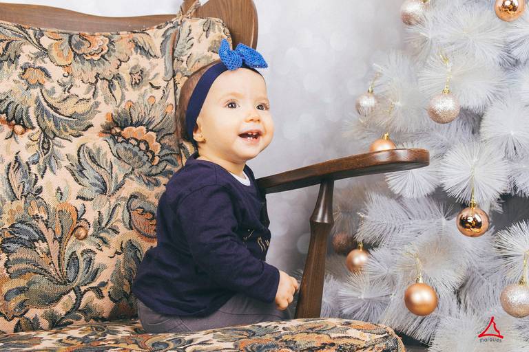 Mafalda na sessão de Natal no estúdio de Arouca