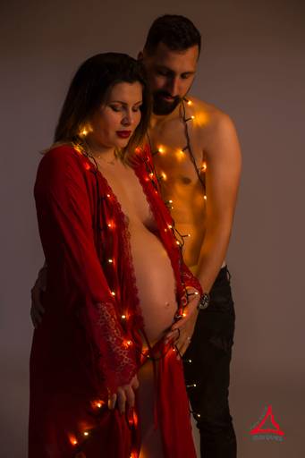 Naide na sessão fotográfica de grávida com o marido