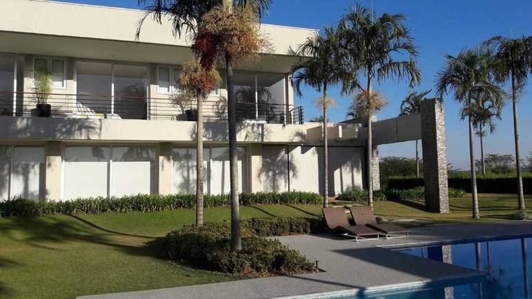 Residência em Bragança Paulista - SP - área construída: 1.051,54 m²