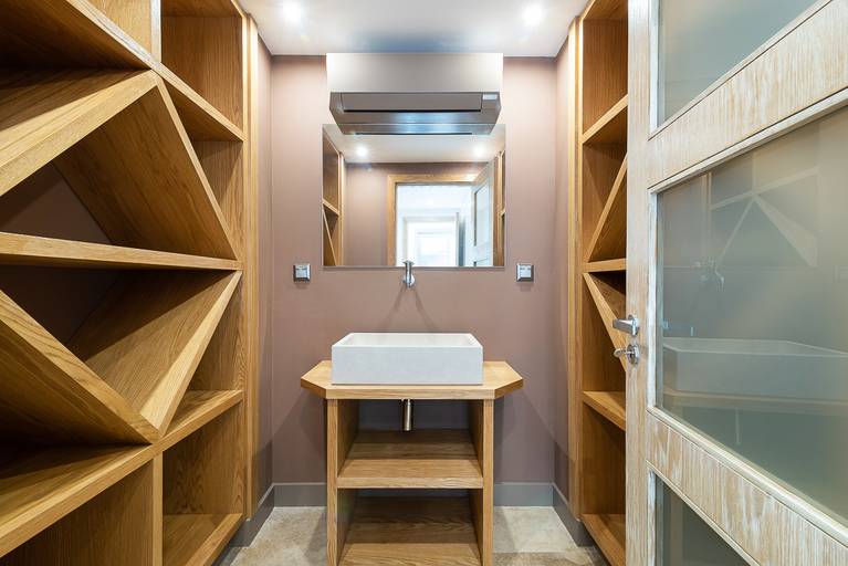 Real Estate, Praia das Maças