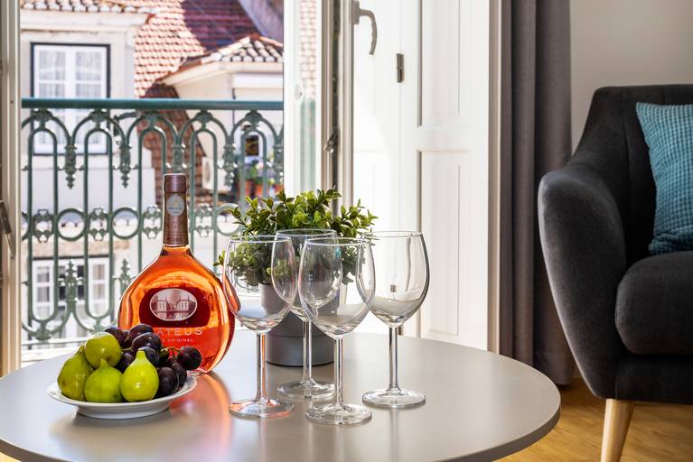 Vinho Mateus Rosé, Vista Lisboa