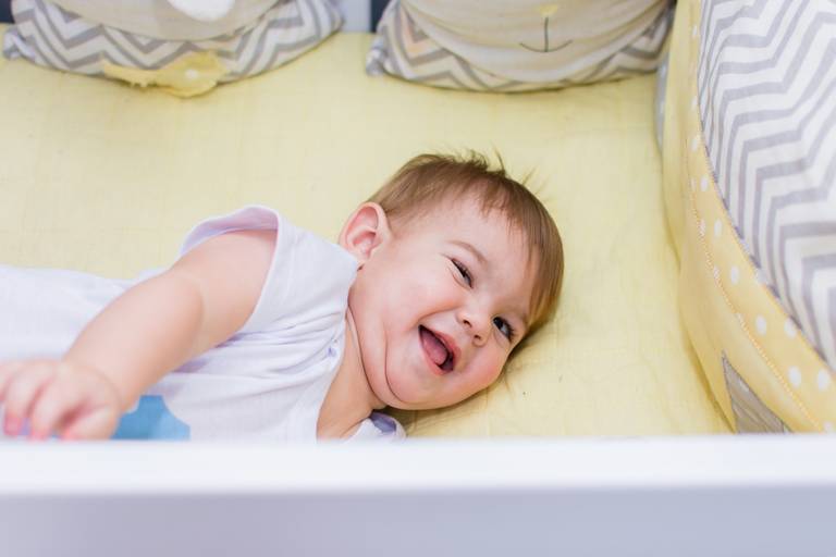 ENSAIO DE BEBÊ EM CASA