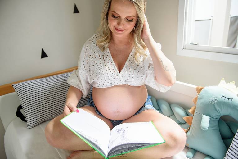 Ensaio gestante em casa minimalista Campinas Bia Lima 