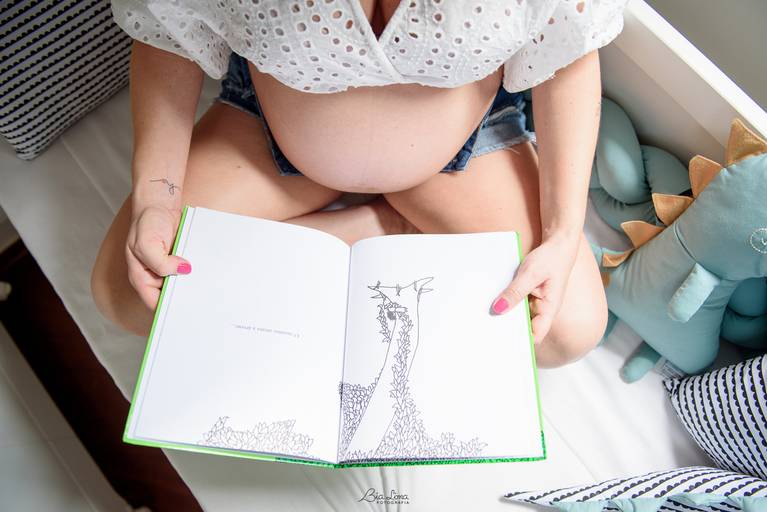 Ensaio gestante em casa minimalista Campinas Bia Lima 