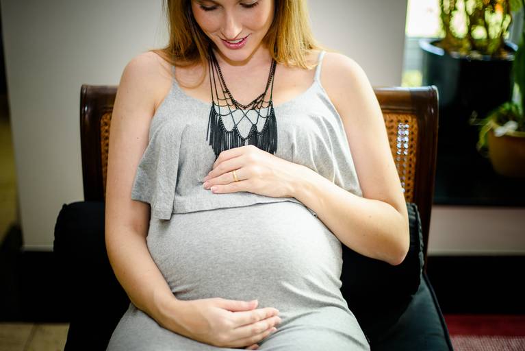 Ensaio gestante em casa Campinas Bia Lima Fotografia